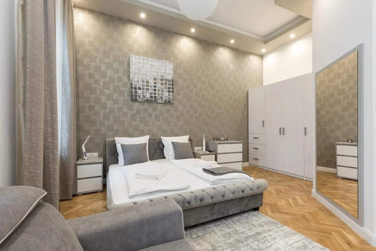 City Center Grand Luxury W 2Br/2Bt Budapest