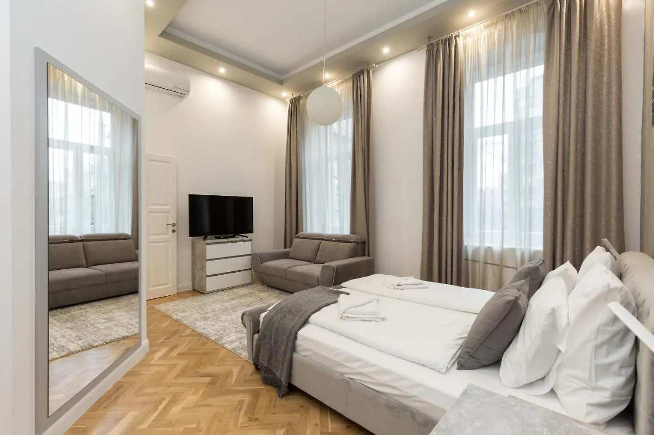 City Center Grand Luxury W 2Br/2Bt Budapest Apartment