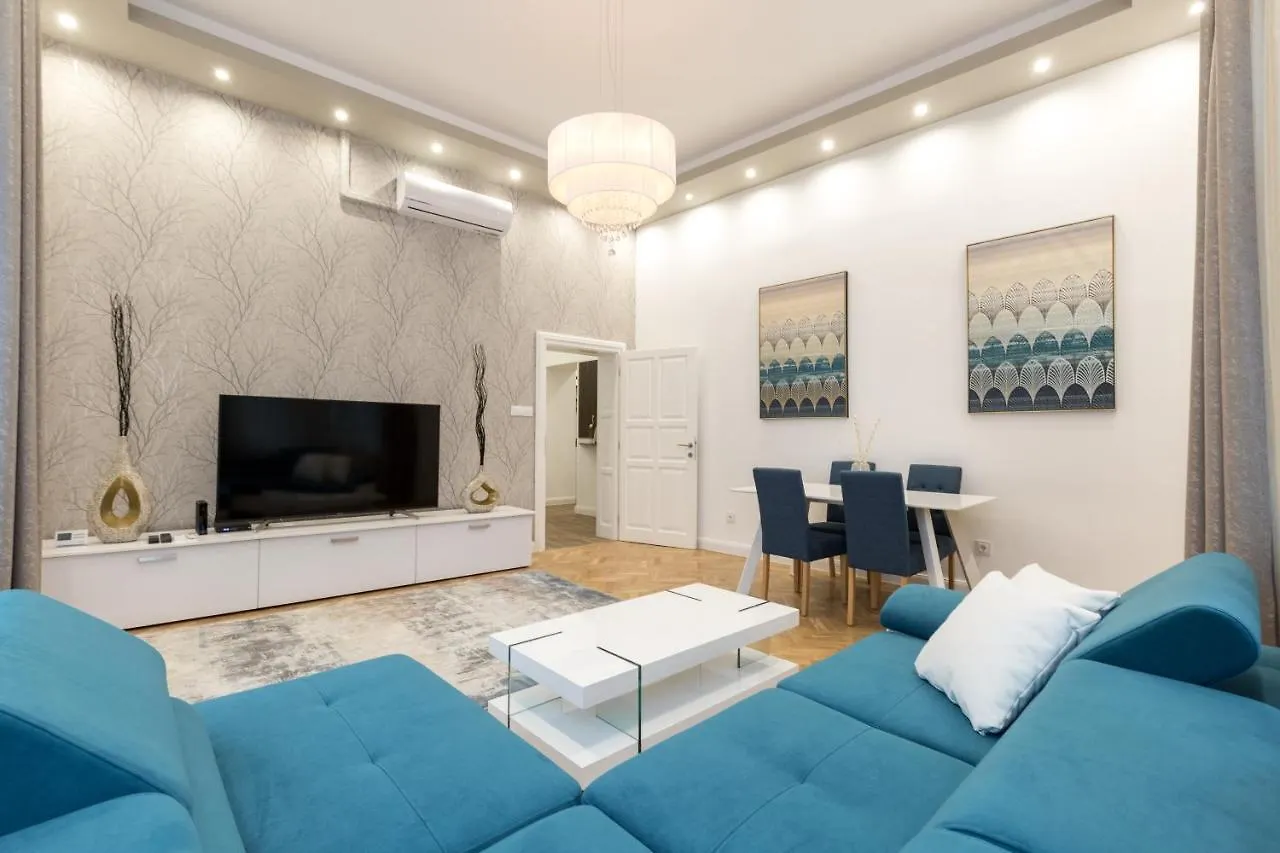City Center Grand Luxury W 2Br/2Bt Budapest
