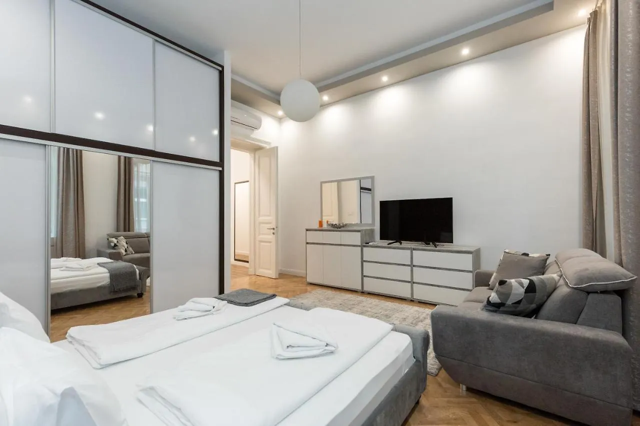 Apartment City Center Grand Luxury W 2Br/2Bt Budapest