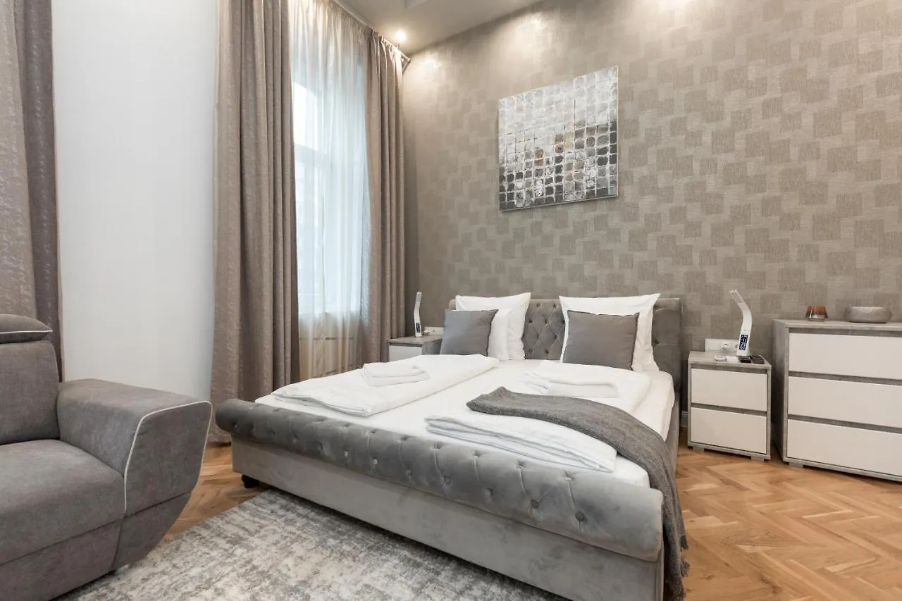 City Center Grand Luxury W 2Br/2Bt Budapest